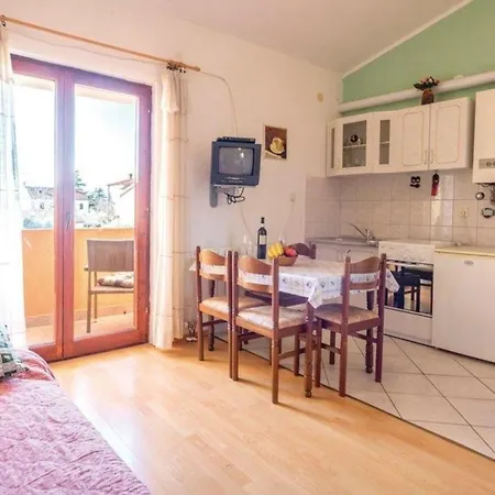 Fuer 3 Personen Ca 34 Qm In Valbandon, Istrien Istrische Riviera 아파트 Valbandon