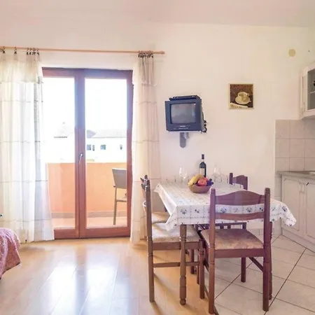 Fuer 3 Personen Ca 34 Qm In Valbandon, Istrien Istrische Riviera Valbandon